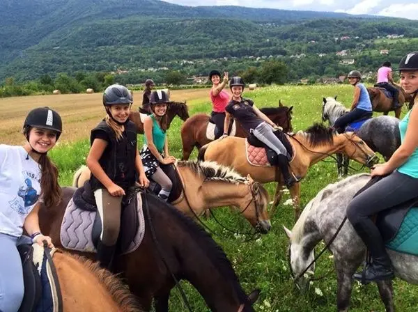 Randonnée équestre à la journée - Centre Equestre d'Artemare_Artemare