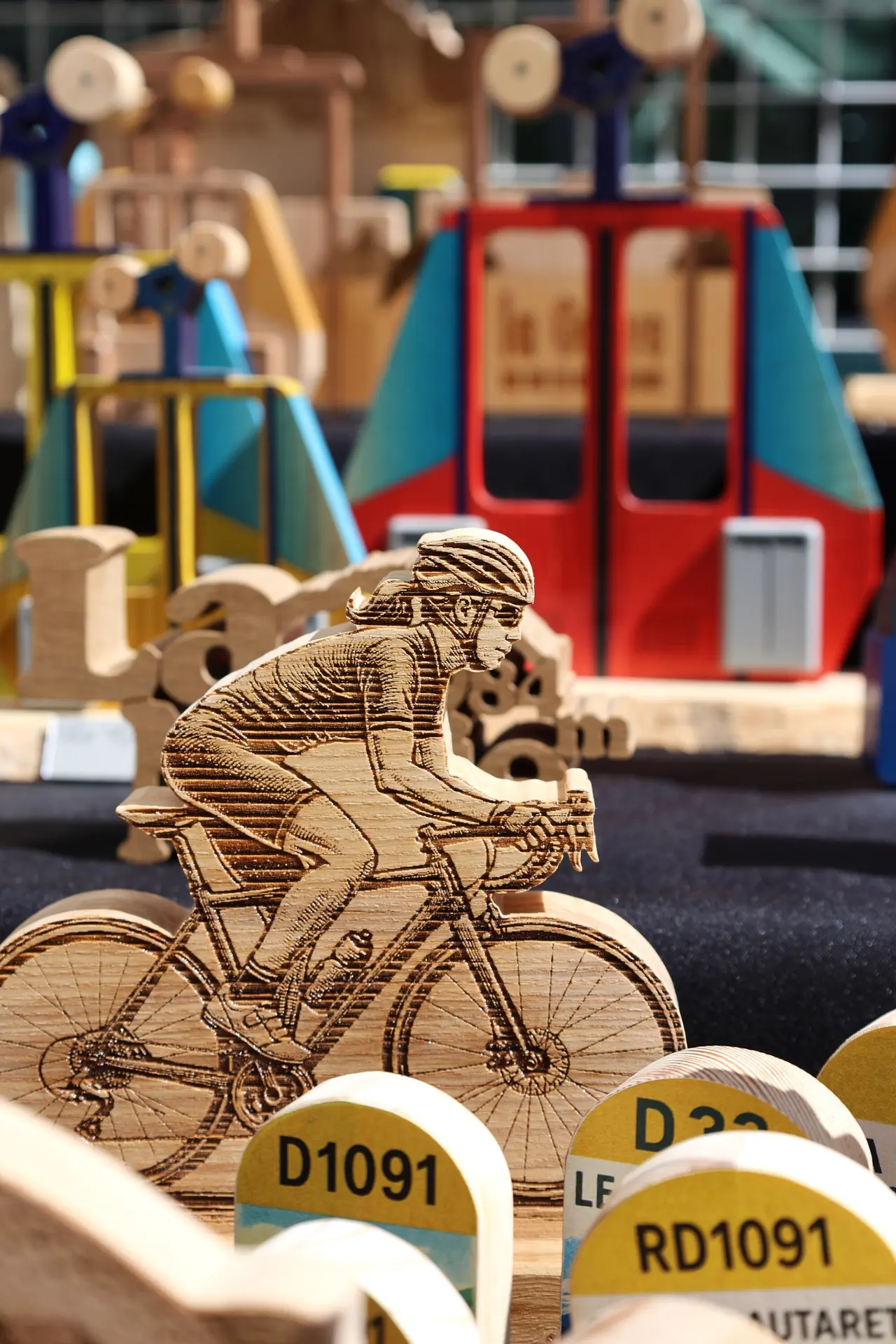Sur le marché de la Grave, retrouvez les créations artisanales en bois de Peak Alpes