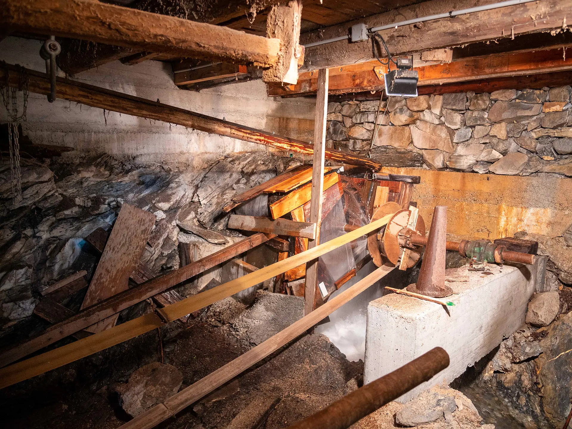 Visite guidée de l'ancienne scierie hydraulique de Méolans-Revel