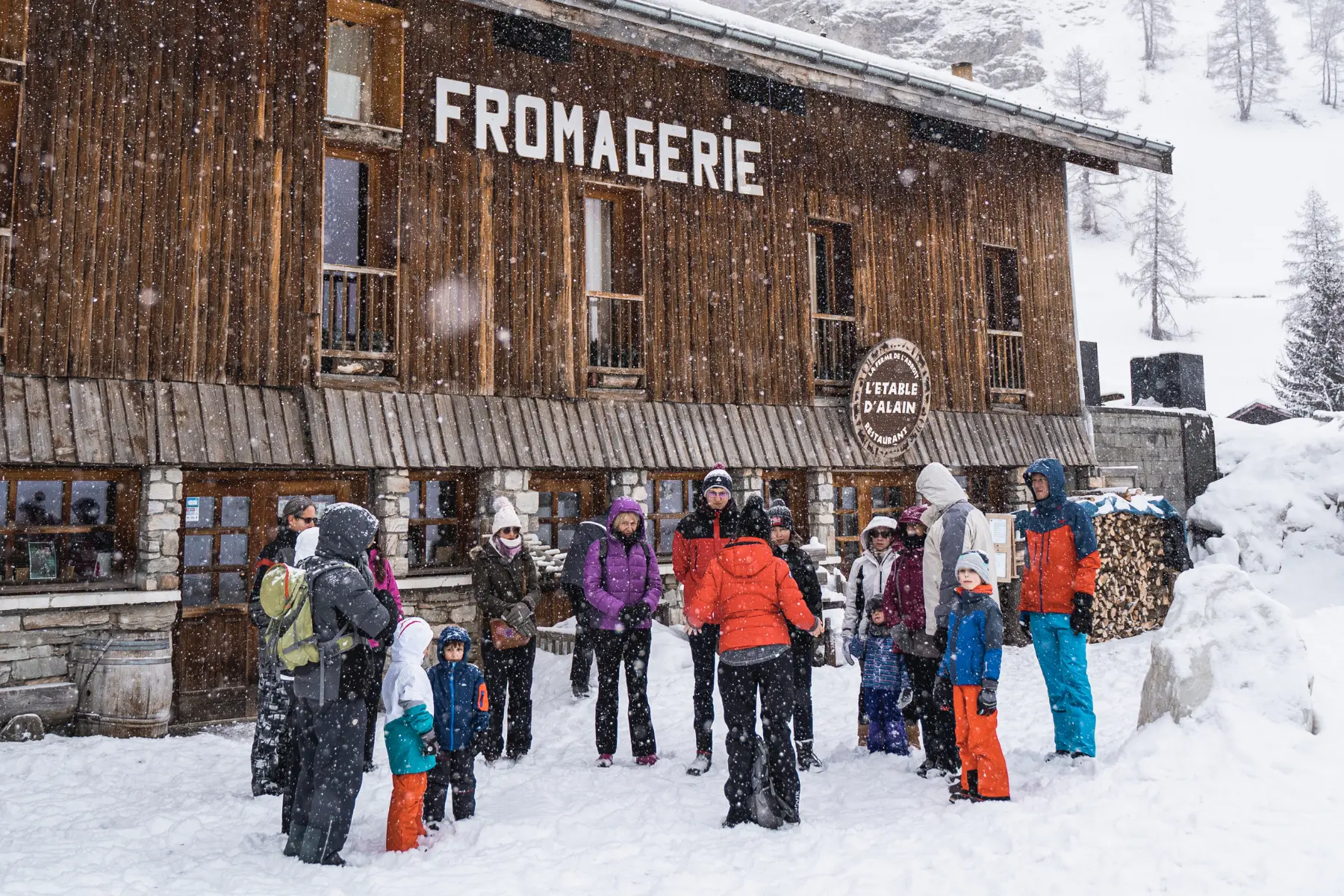 Visite guidée à la Ferme de l'Adroit en hiver à Val d'Isère