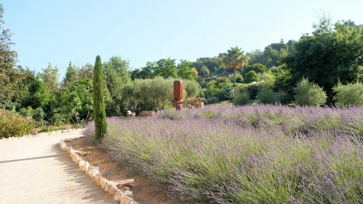 Exposition Toile Blanche Contemporary_Saint-Paul-de-Vence