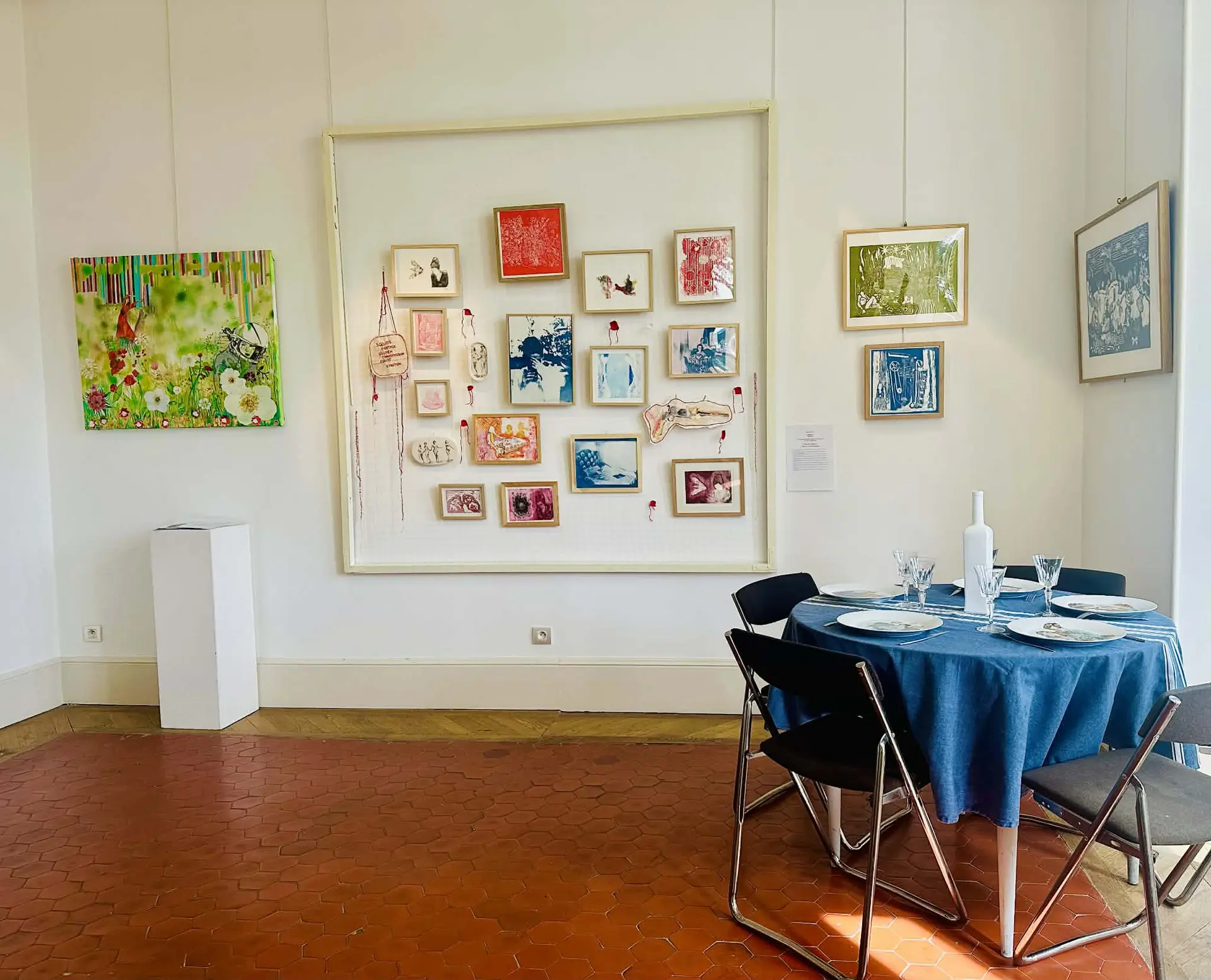 Exposition d'art contemporain féminin 49,6%_Sainte-Maxime