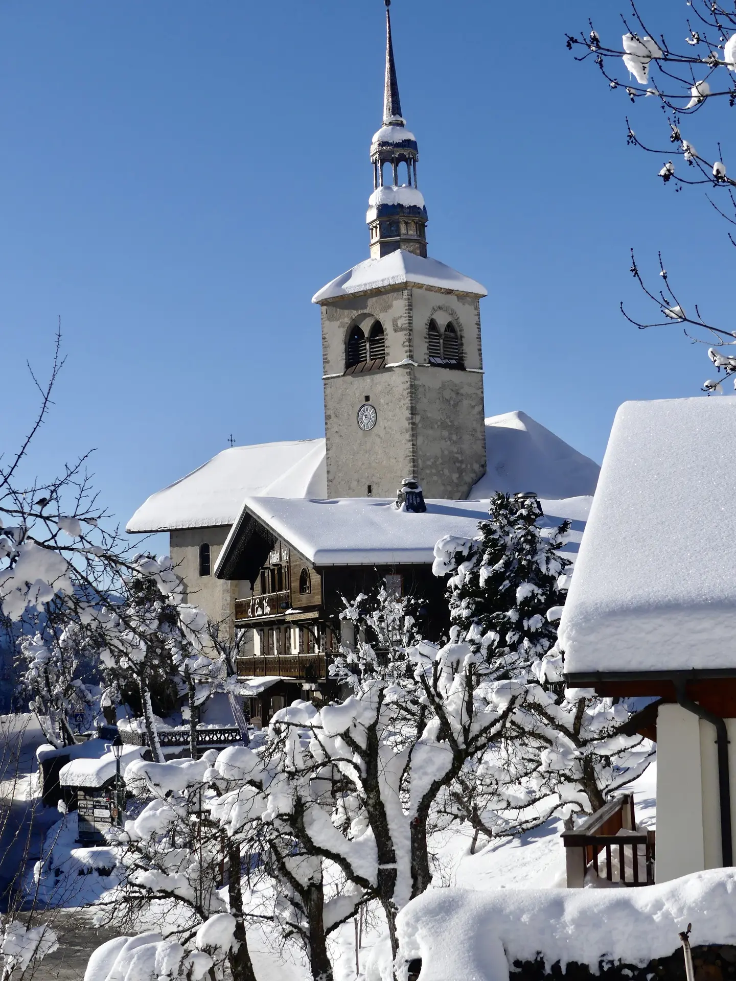 Eglise sous la neige