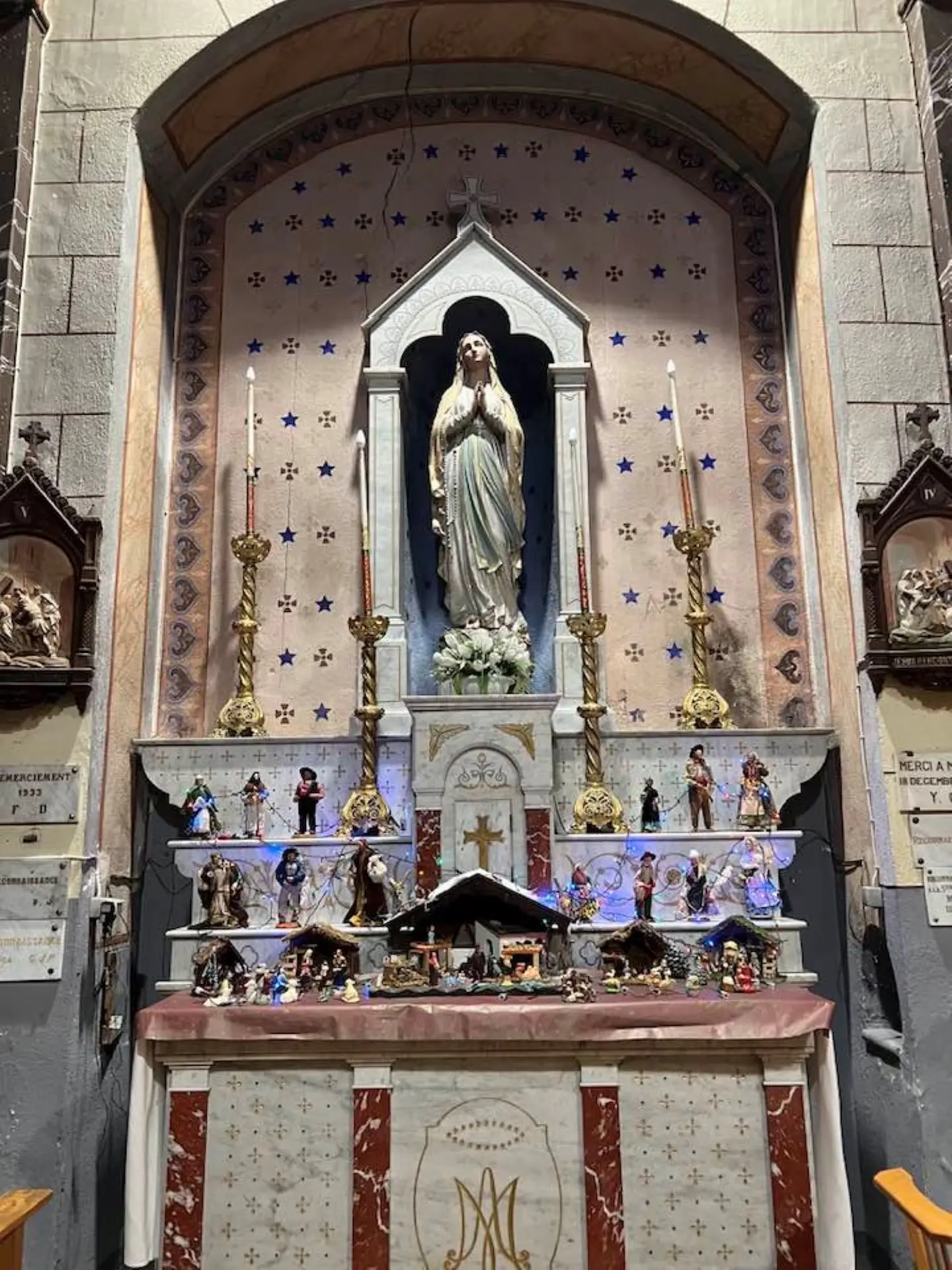 Exposition de crèches à l'église de Fontan