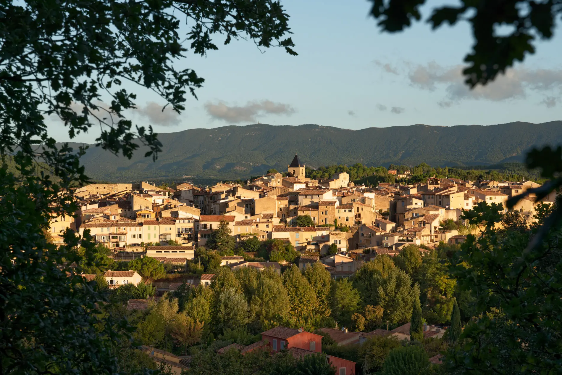 Rétro Classic Collection et Fête Champêtre à La Tour d 'Aigues_La Tour-d'Aigues