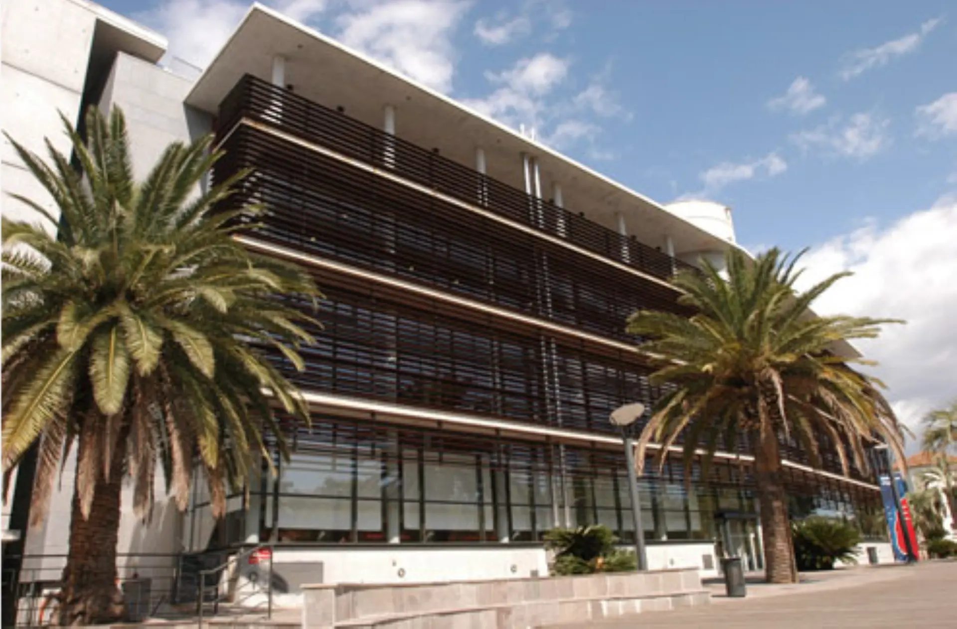 Visite des réserves de la médiathèque_Hyères