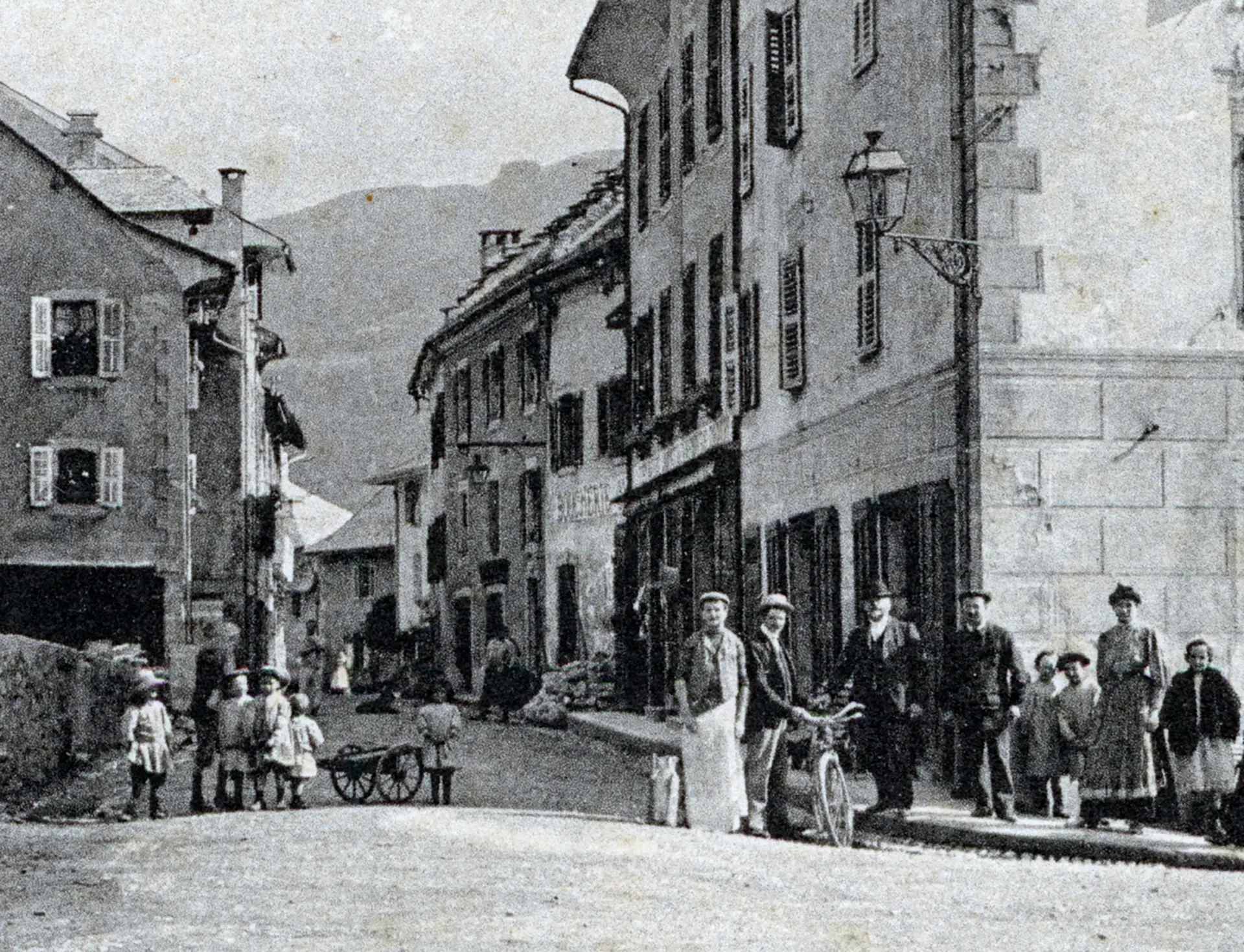 La rue des Arcades autrefois