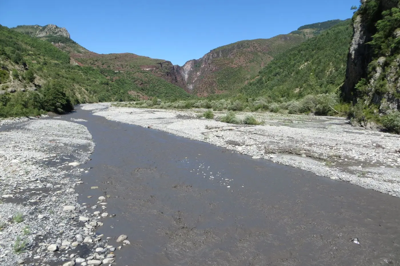 Fleuve Var en aval des gorges ©RNR gorges de Daluis - Tangi Corveler