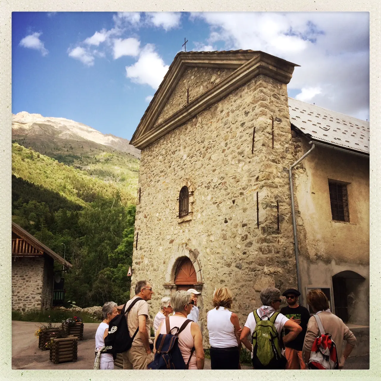 Decoiuverte de l'eglise des Guibertes