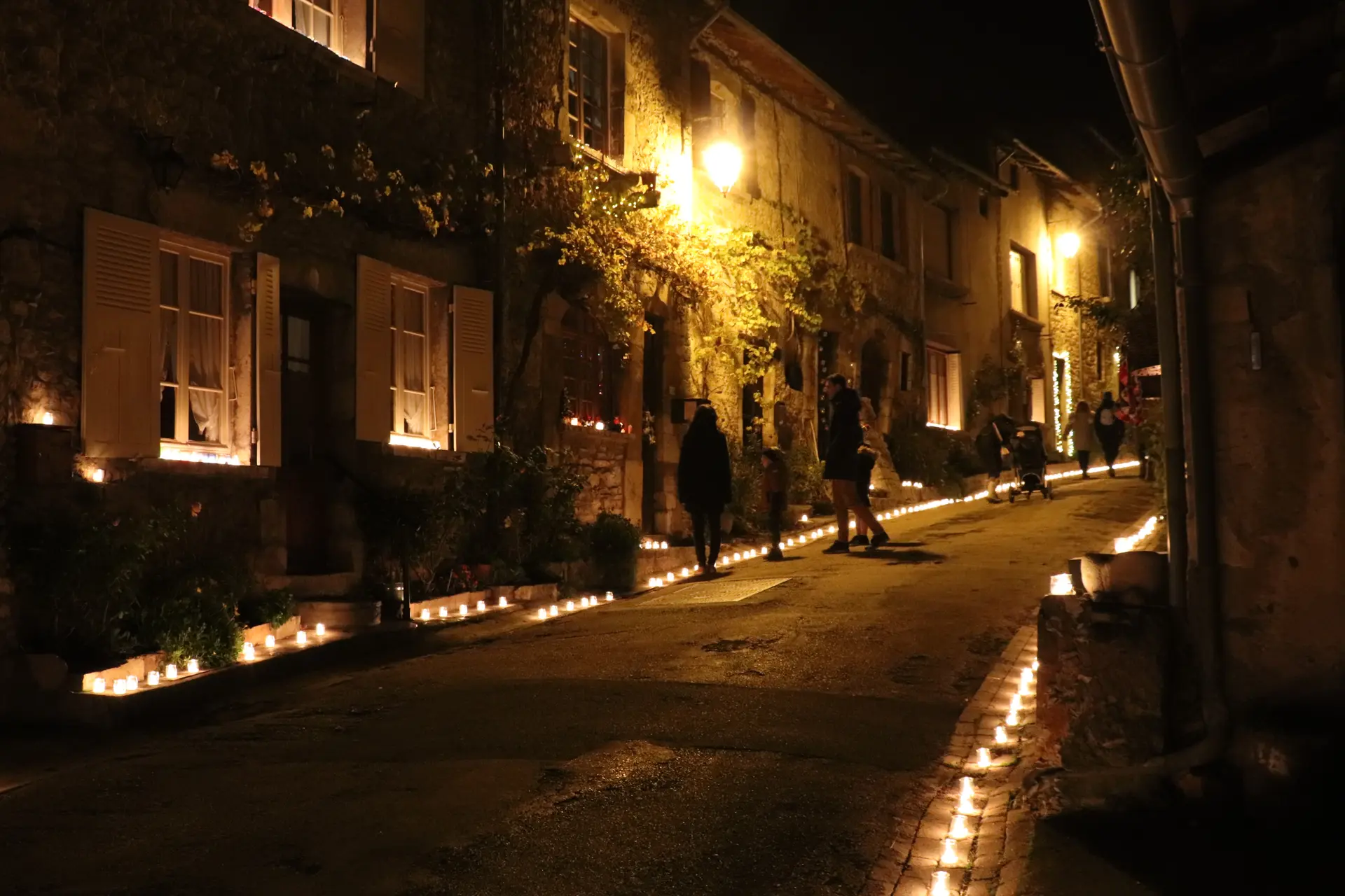 illuminations à la bougie à St-Sorlin-en-Bugey