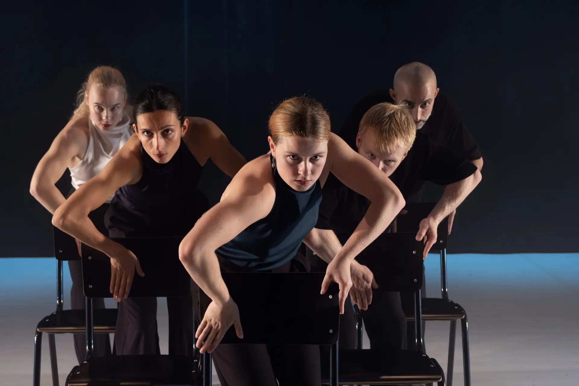 Anton Lachky & Eléonore Valere Company - noVLand_Carros