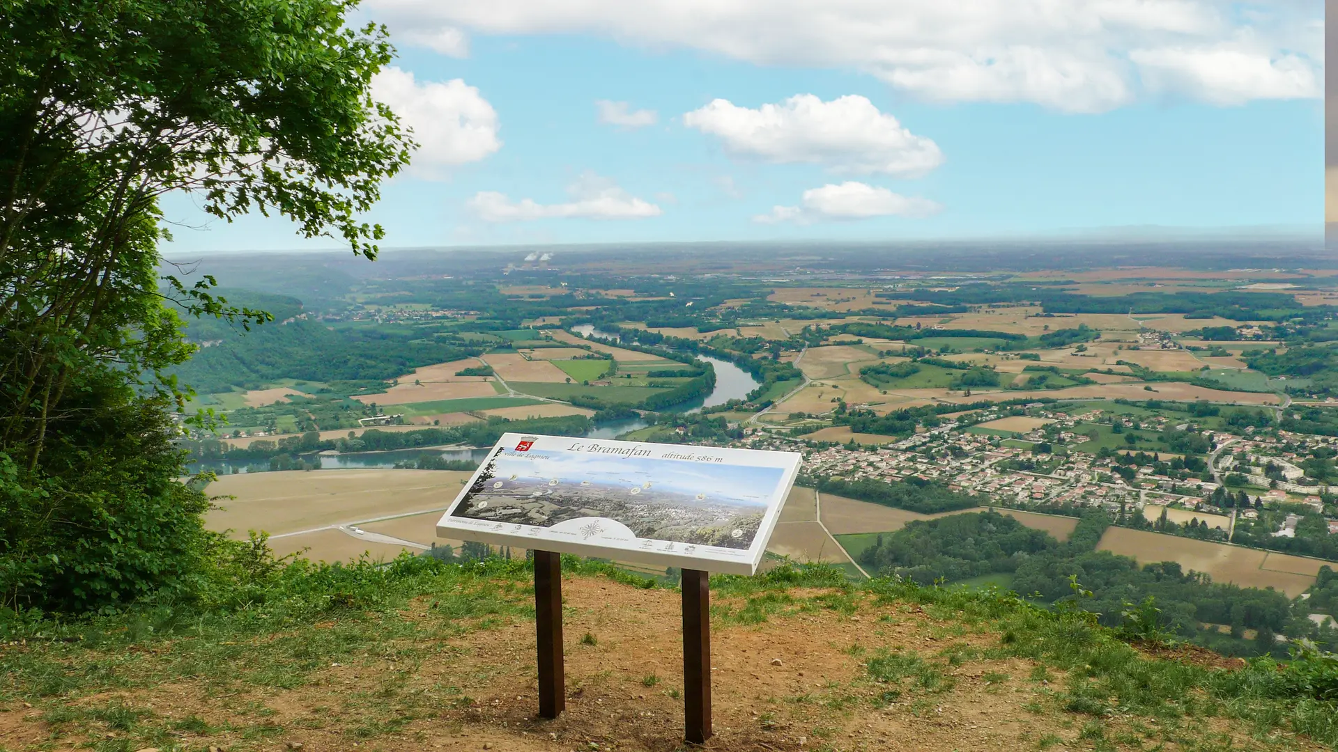 vue panoramique de la croix du Bramafan