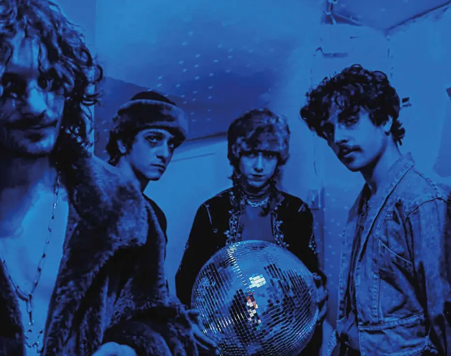 4 artistes lumière bleue