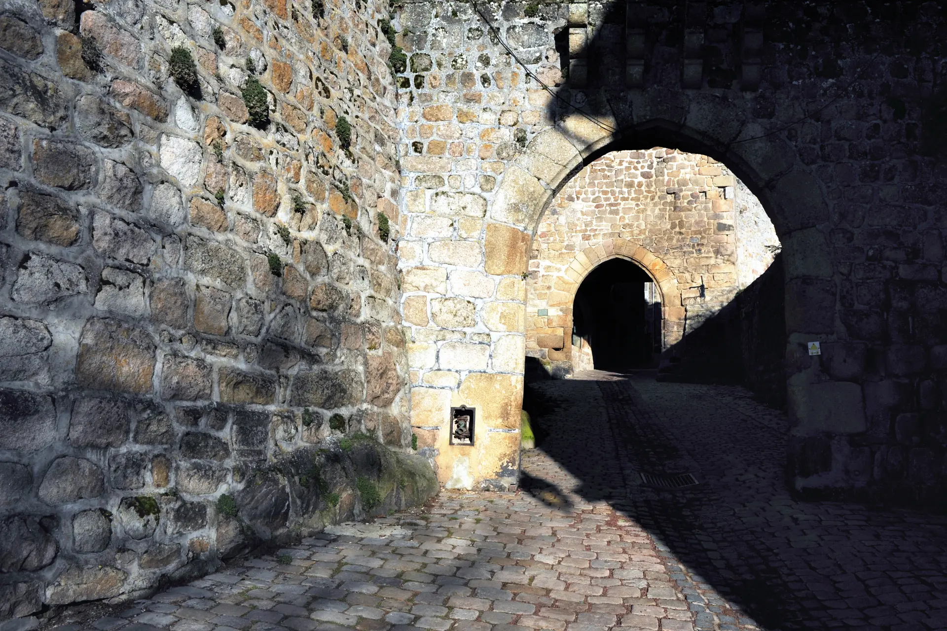 Rue de la Châtelaine - St Bonnet le Château 42380