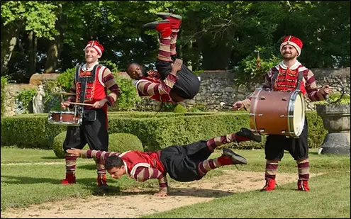 Le Cirque de Noël – Compagnie Soukha - Parade de Noël_Les Contamines-Montjoie