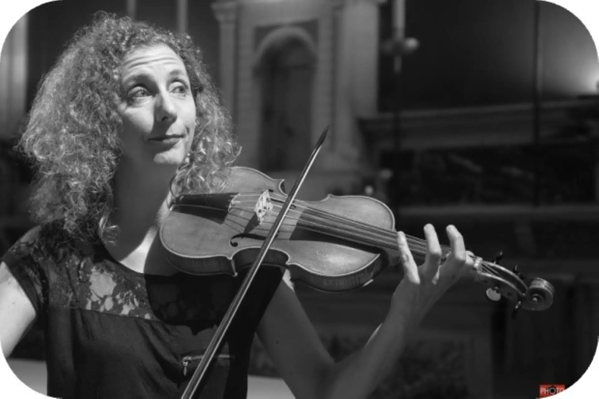 DESIER Cecile au violon baroque