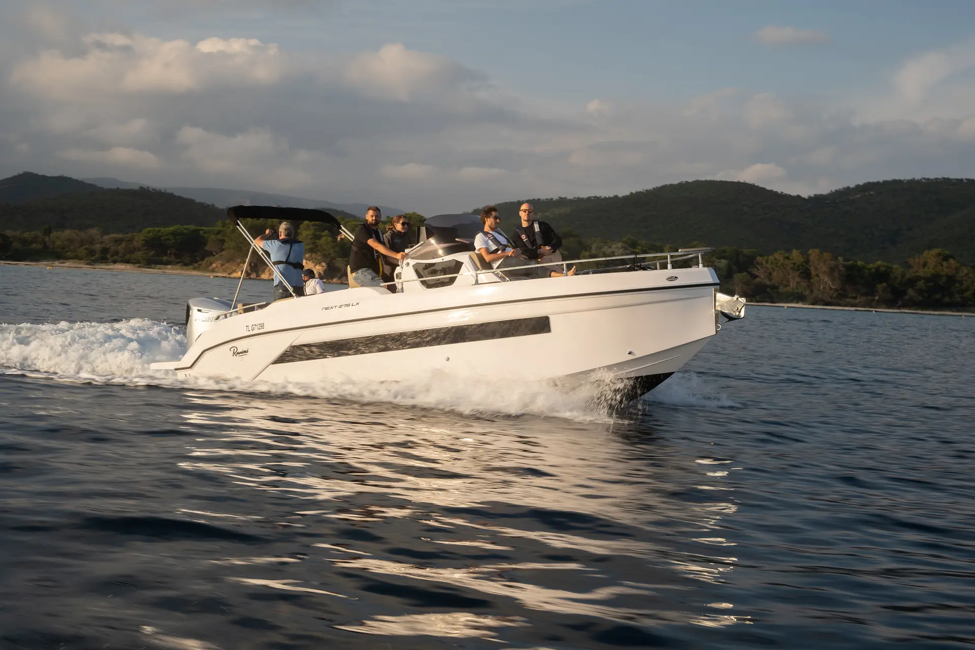 Promotion location de bateaux semi-rigides ou coques avec As Location à La Londe-les-Maures