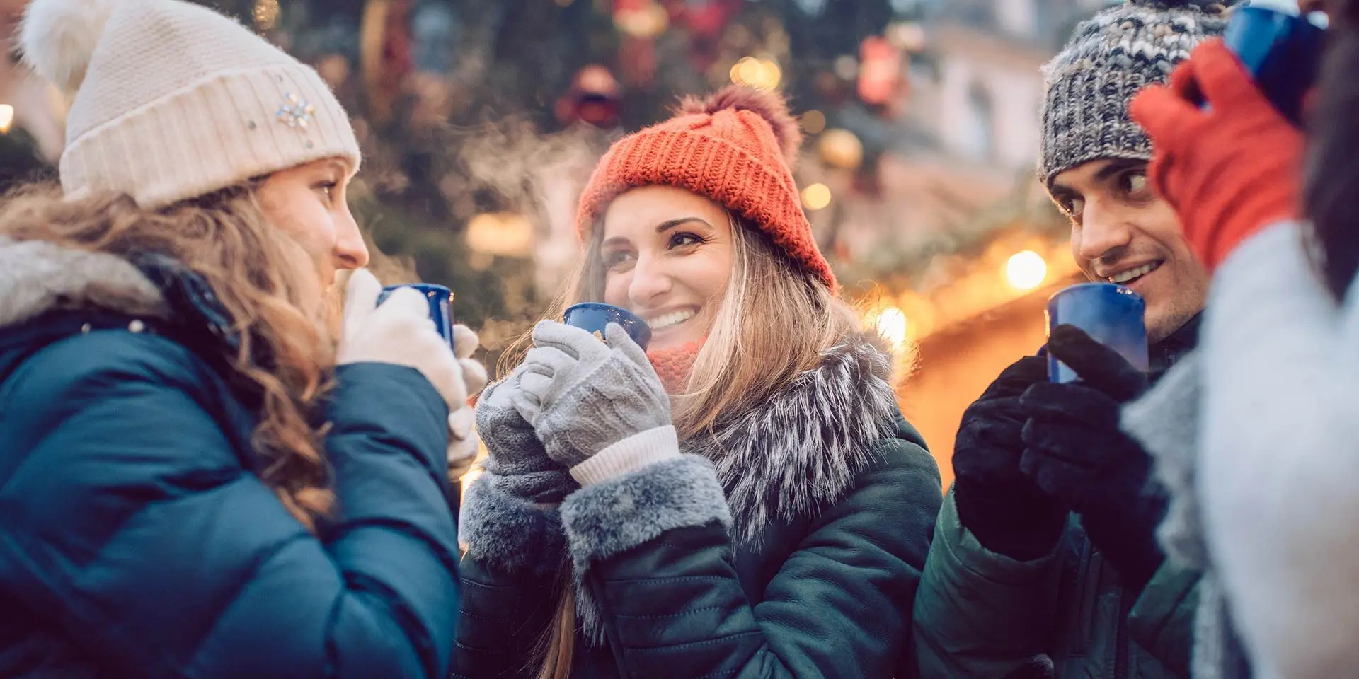Personnes buvant un chocolat chaud