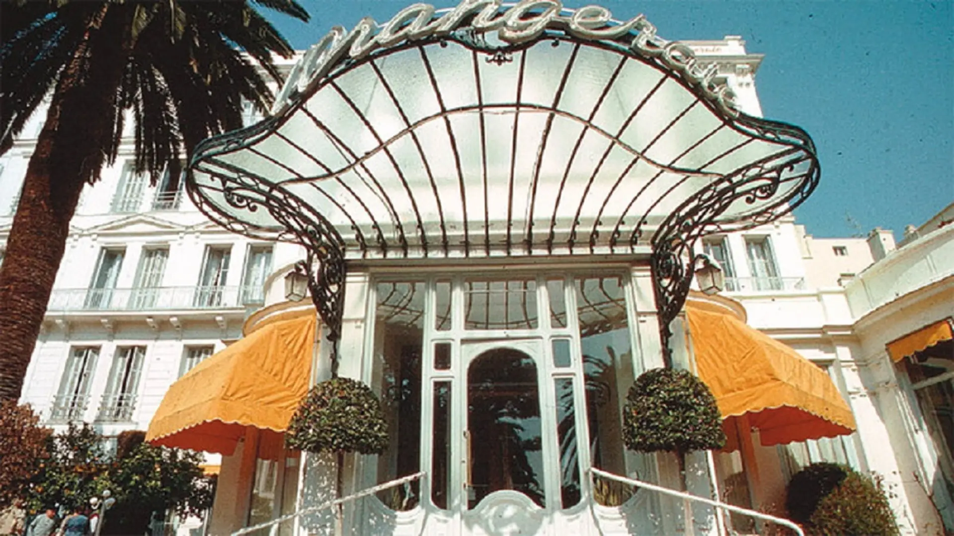 Entrée de l'hôtel L'Orangeraie