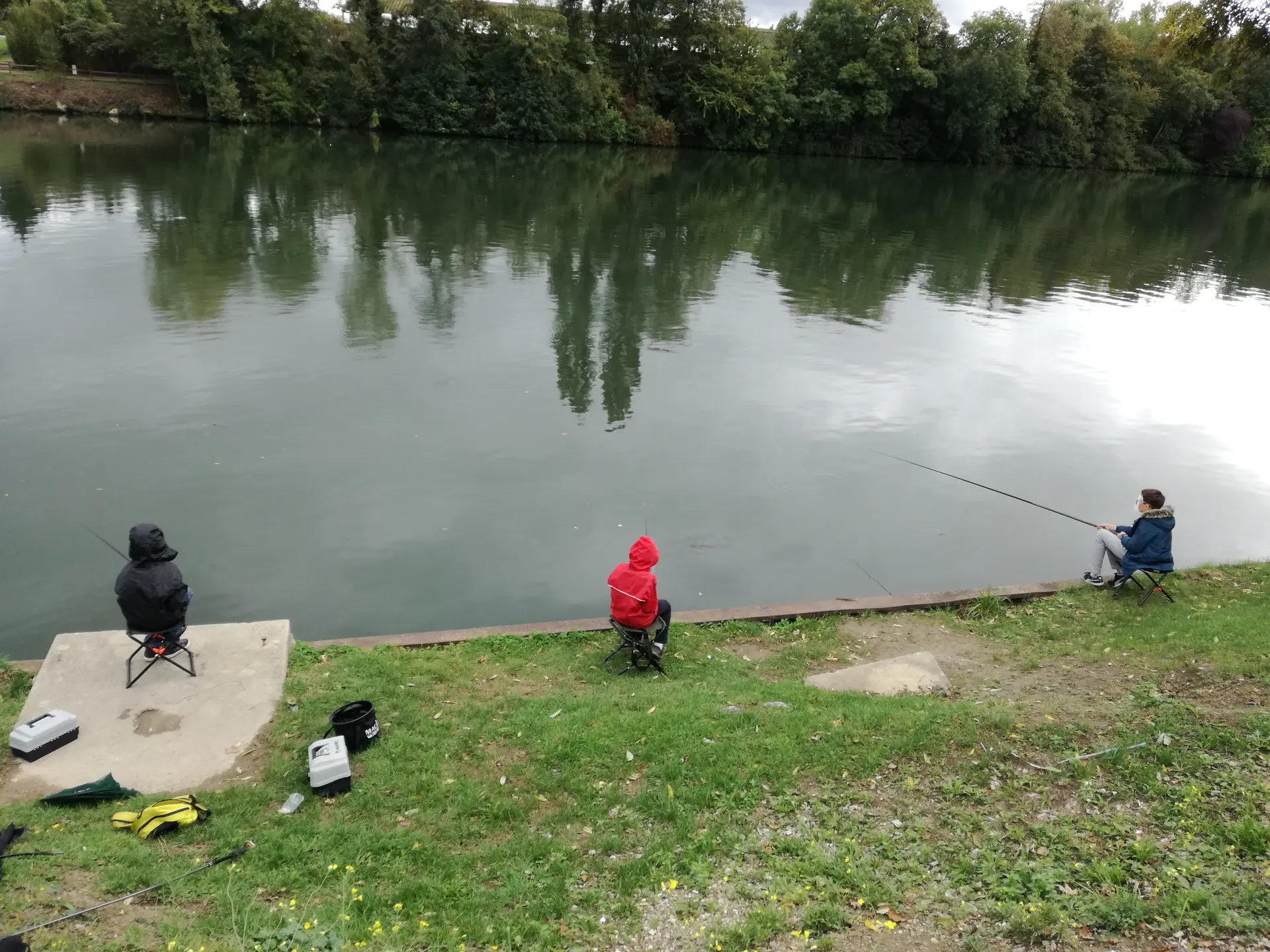 Urban Fishing School