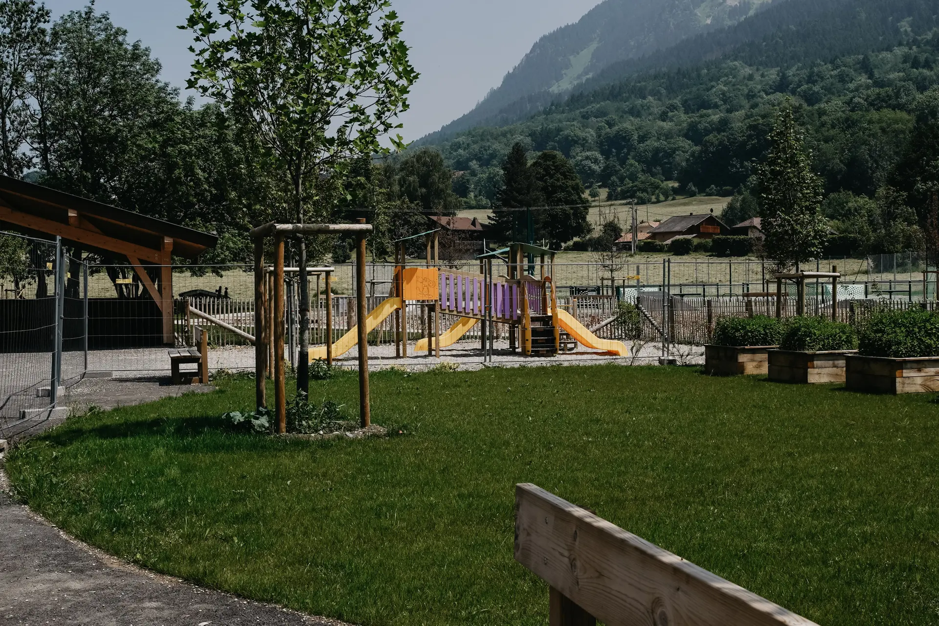 Végétalisation de la cour l'école de Thollon-les-Mémises