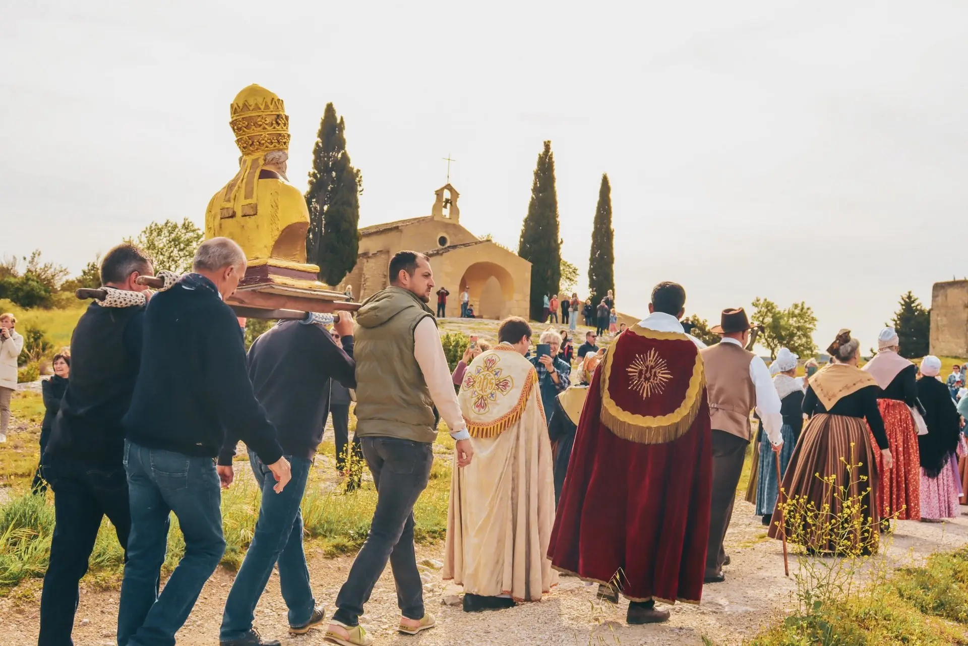 Roumavage des Heiligen Sixtus 2025 in Eygalières Büste des Heiligen Sixtus