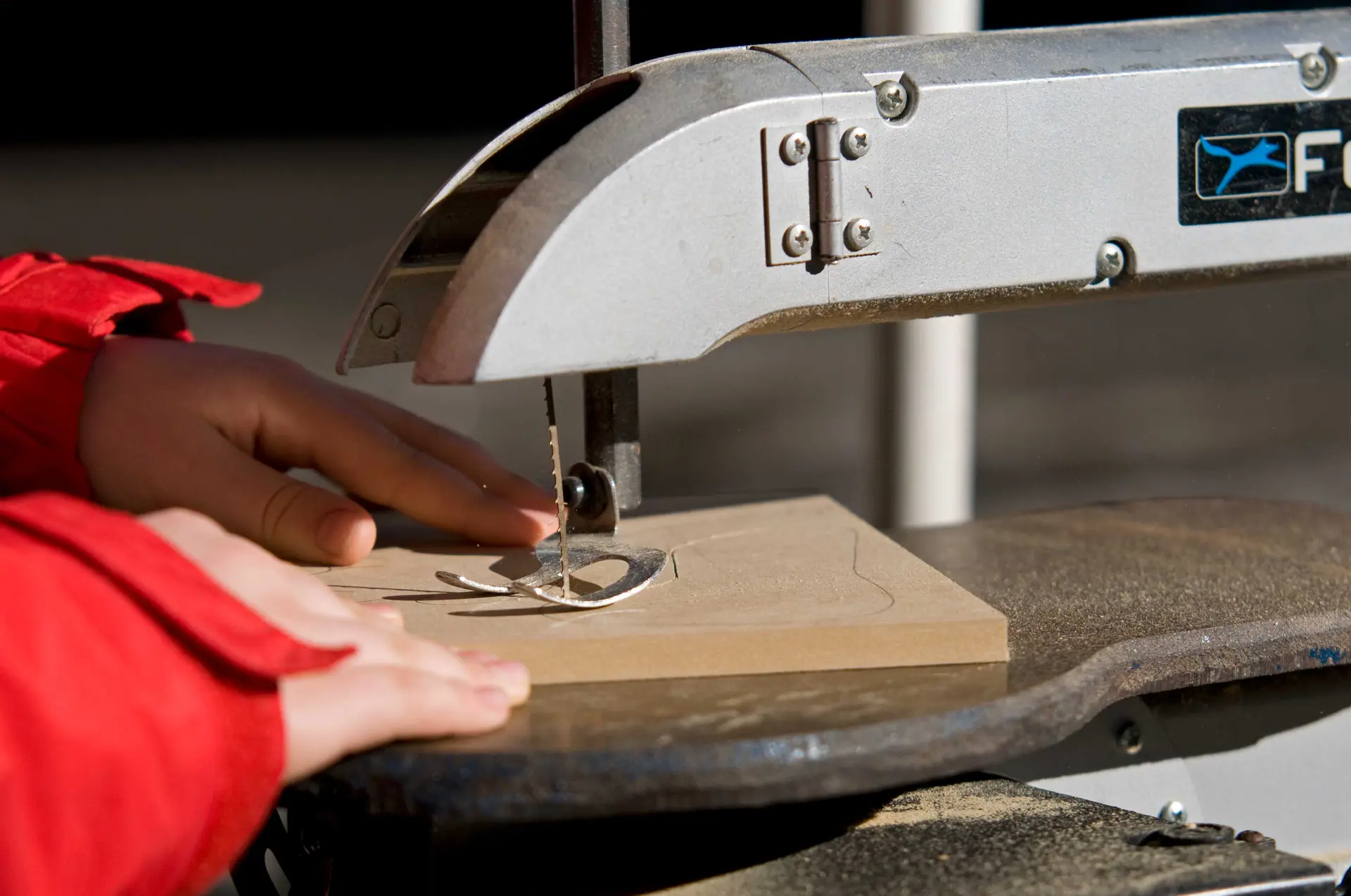 Initiation à la menuiserie pour les enfants.
