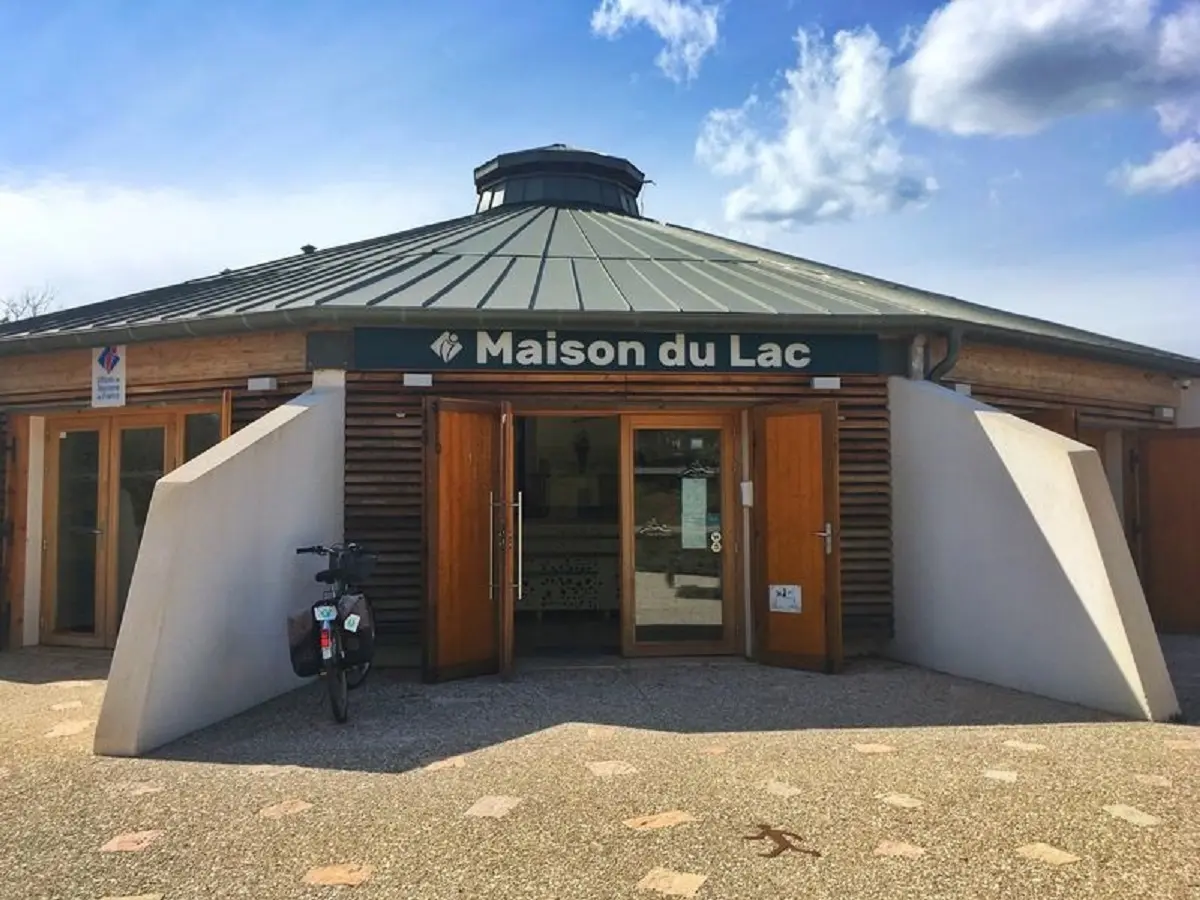 Maison du Lac de St Cassien à Tanneron