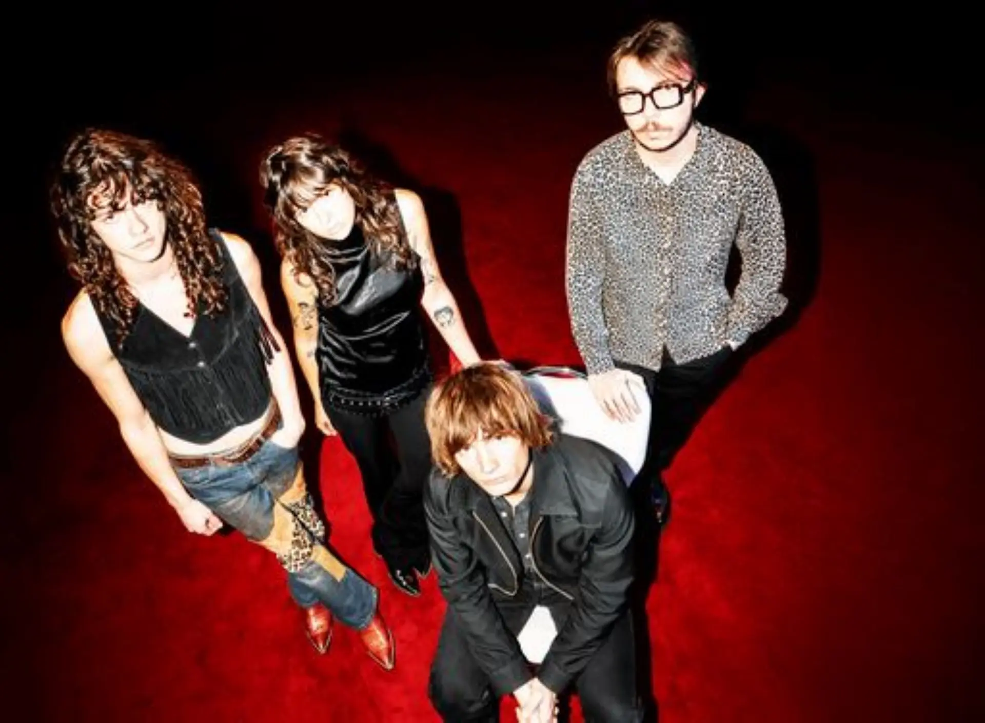 Les 4 artistes du groupe Dynamite Shakers