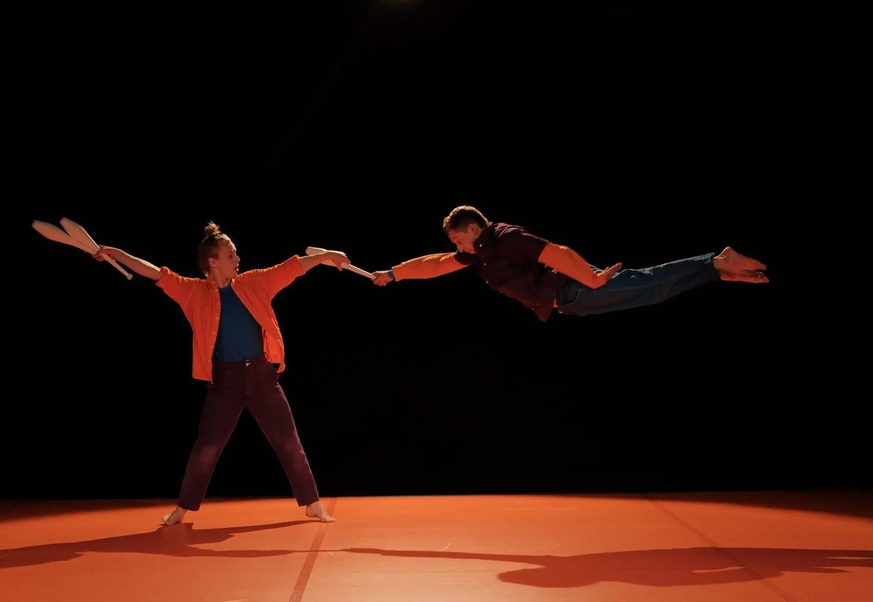 Duo circassien, acrobate et jongleur : La fabuleuse histoire de Basarkus_Faverges-Seythenex