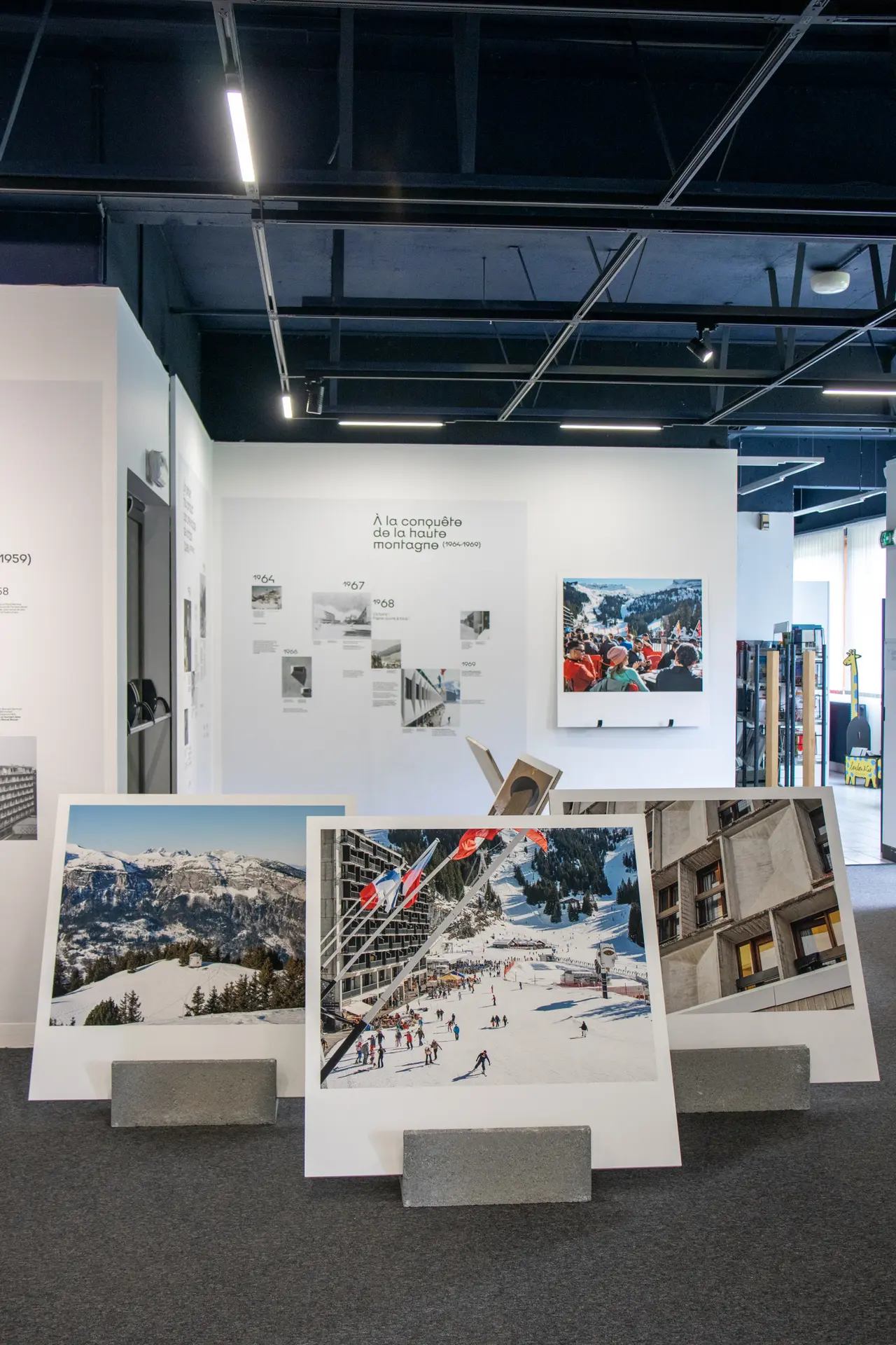 Photo exhibition at the Flaine Art Centre ©Myr Muratet