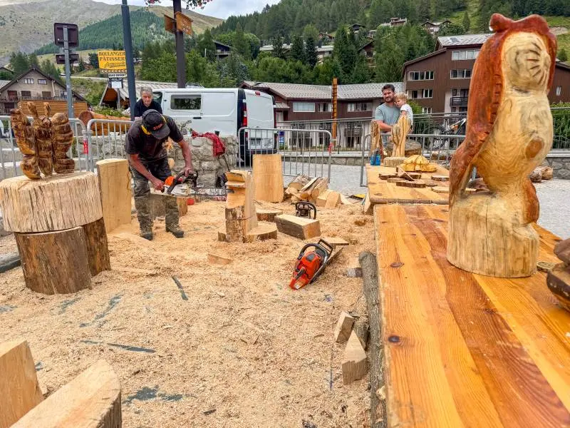 Demonstration of wood carving