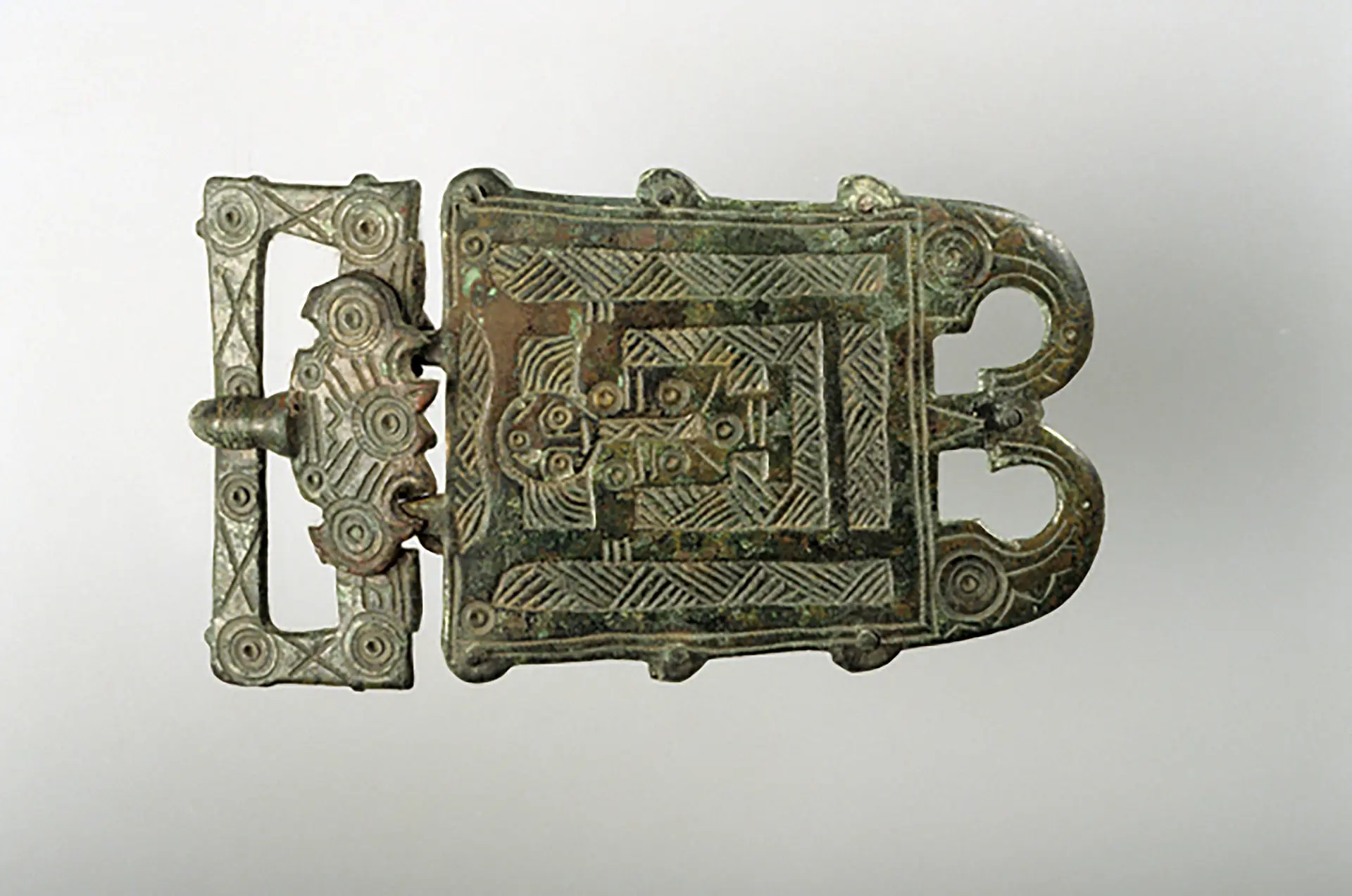 Plaque-boucle en bronze découverte à Etrembière