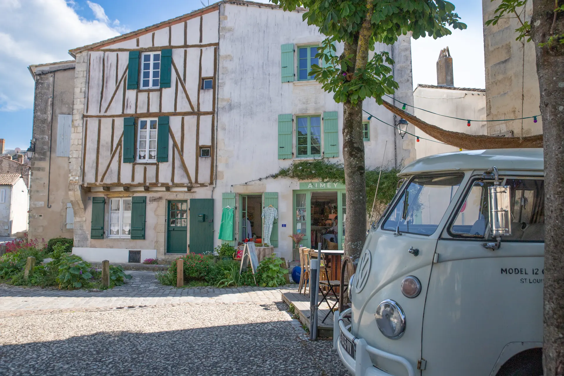 A typical street in the center of Saint-Martin