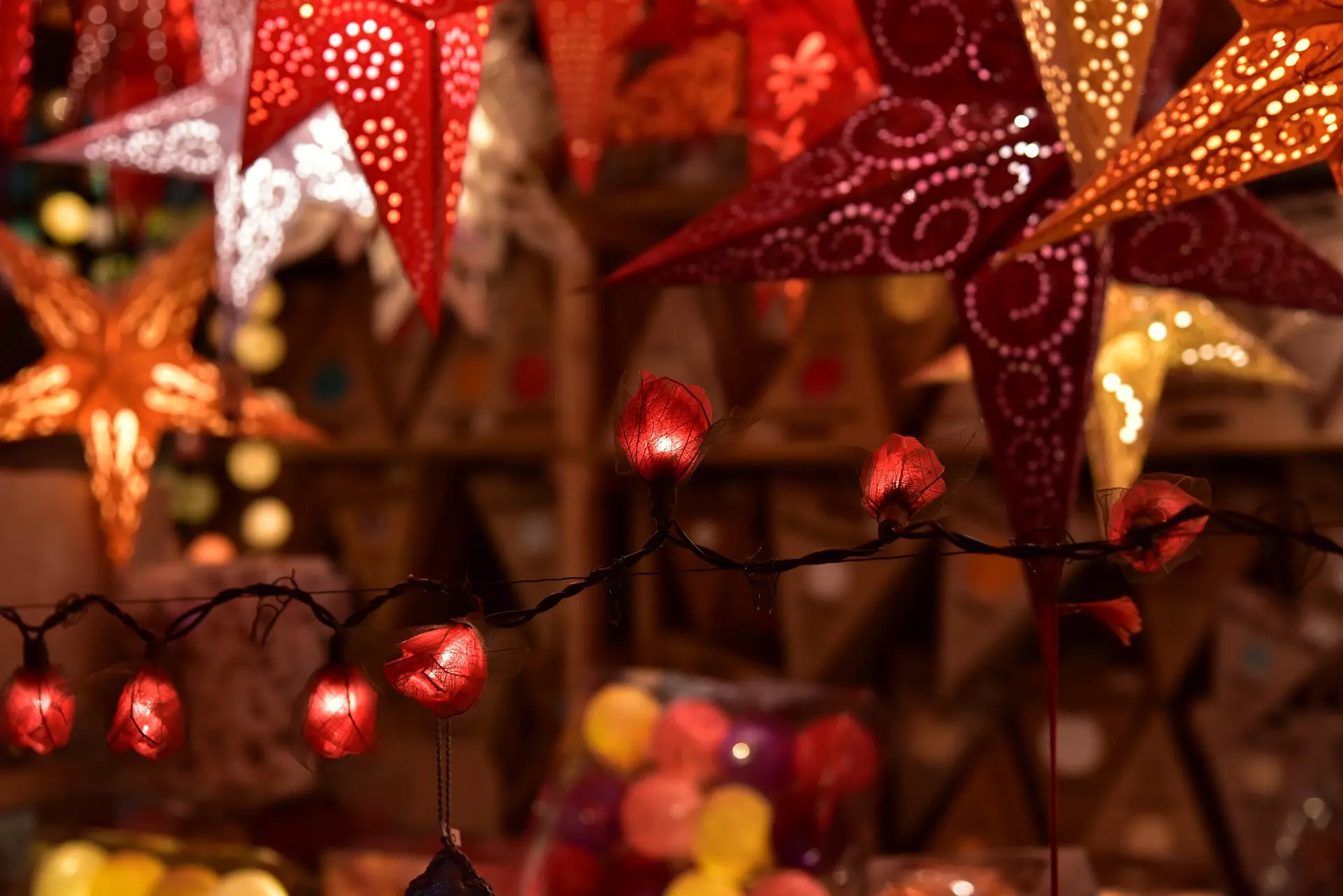 Photo montrant des décorations de noël illuminées