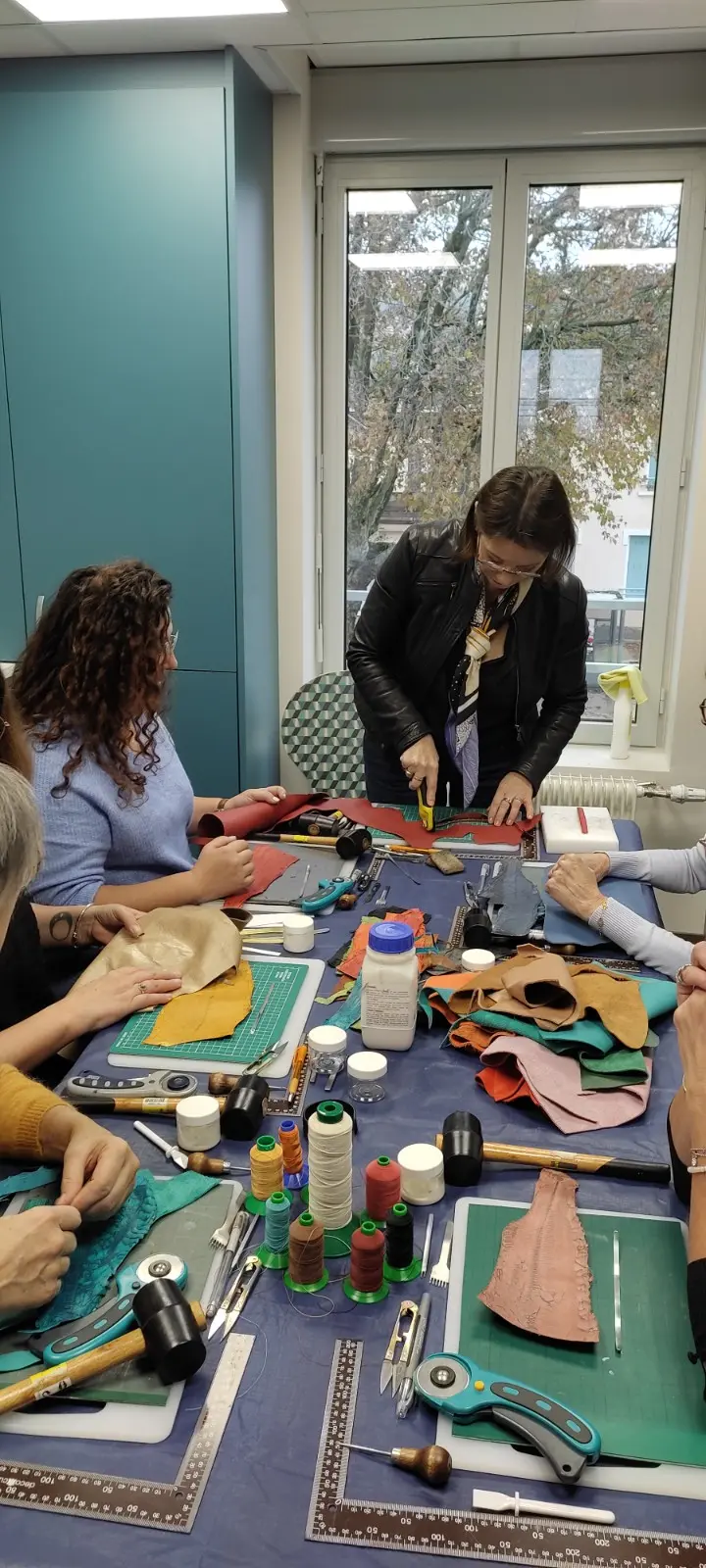 Atelier création : Maroquinerie cuir de carpe_Montluel