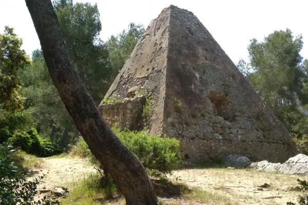 Balade guidée dans l'étonnant Parc du Roy d'Espagne