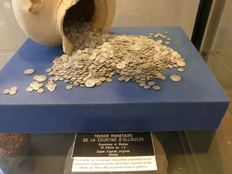 Visite commentée du Musée Archéologique Bottin-Layet et centre ancien_Ollioules