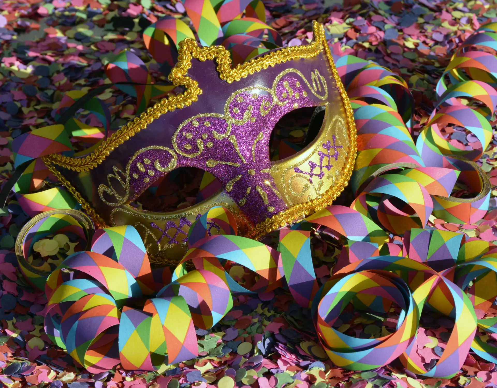 masque carnaval multicolore
