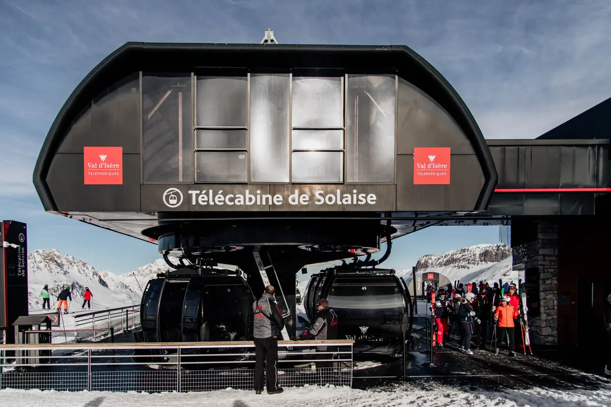 Gare d'arrivée de la télécabine de Solaise à Val d'Isère