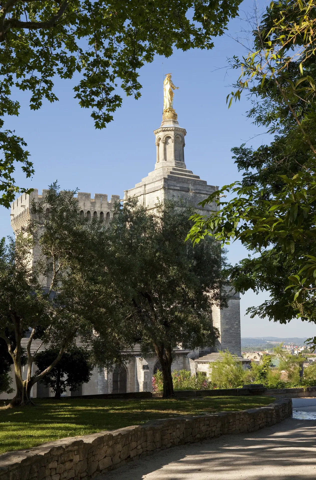 Jardin du Rocher des Doms et cathédrale N-D des Doms