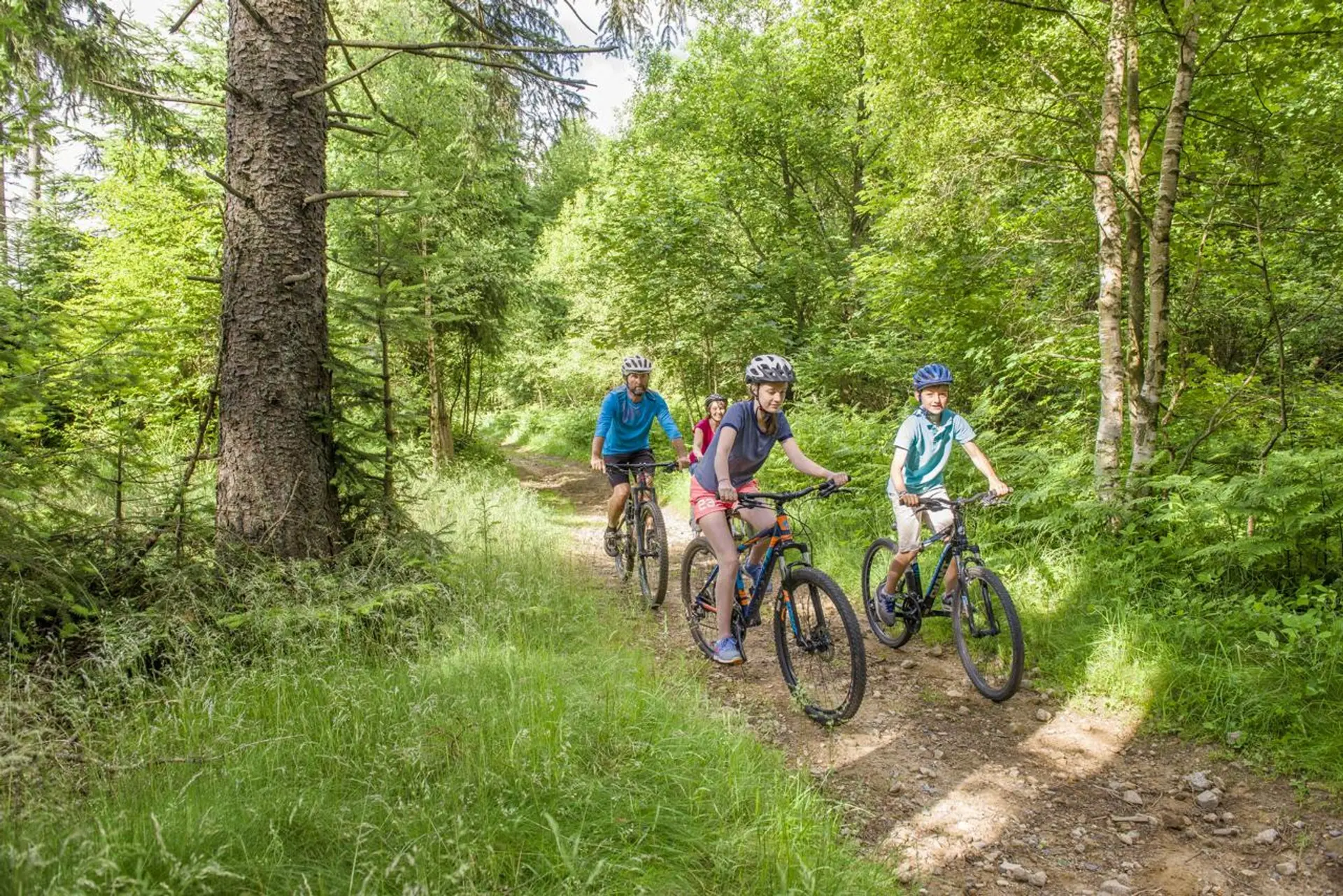 Sur les chemins dans le Vivarais-Lignon