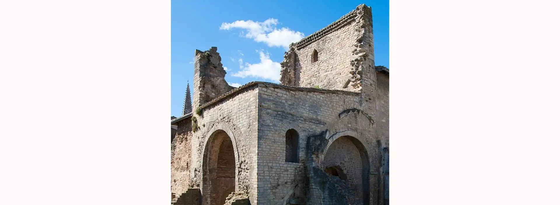 photo de l'hôtel de Sade pour promouvoir l'événement l'Hôtel de Sade en famille