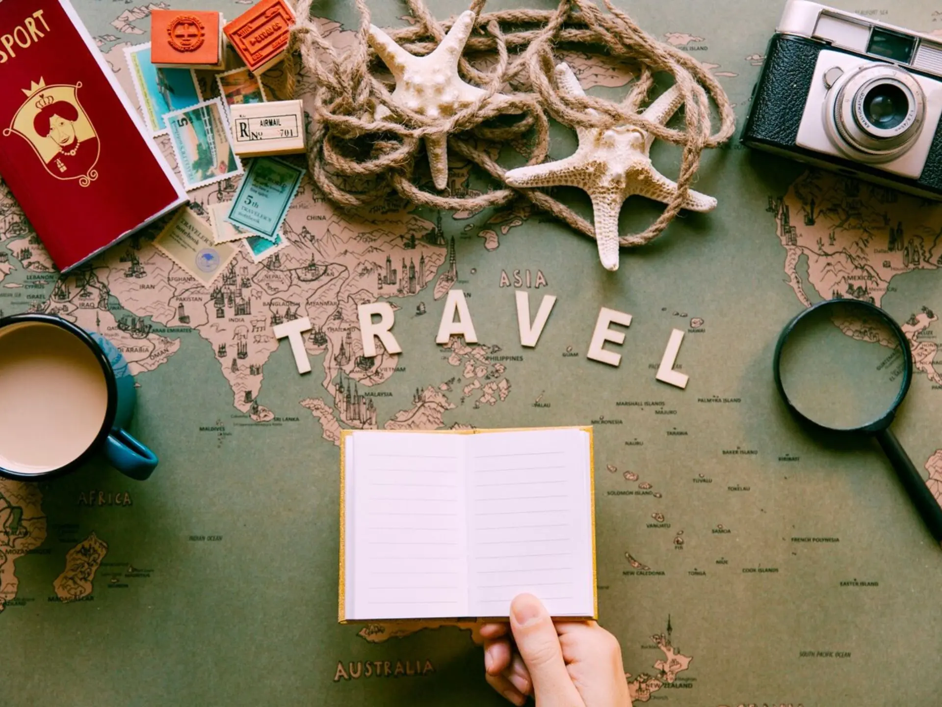 RENCONTRES LITTÉRAIRES : LE BAR À LIVRES