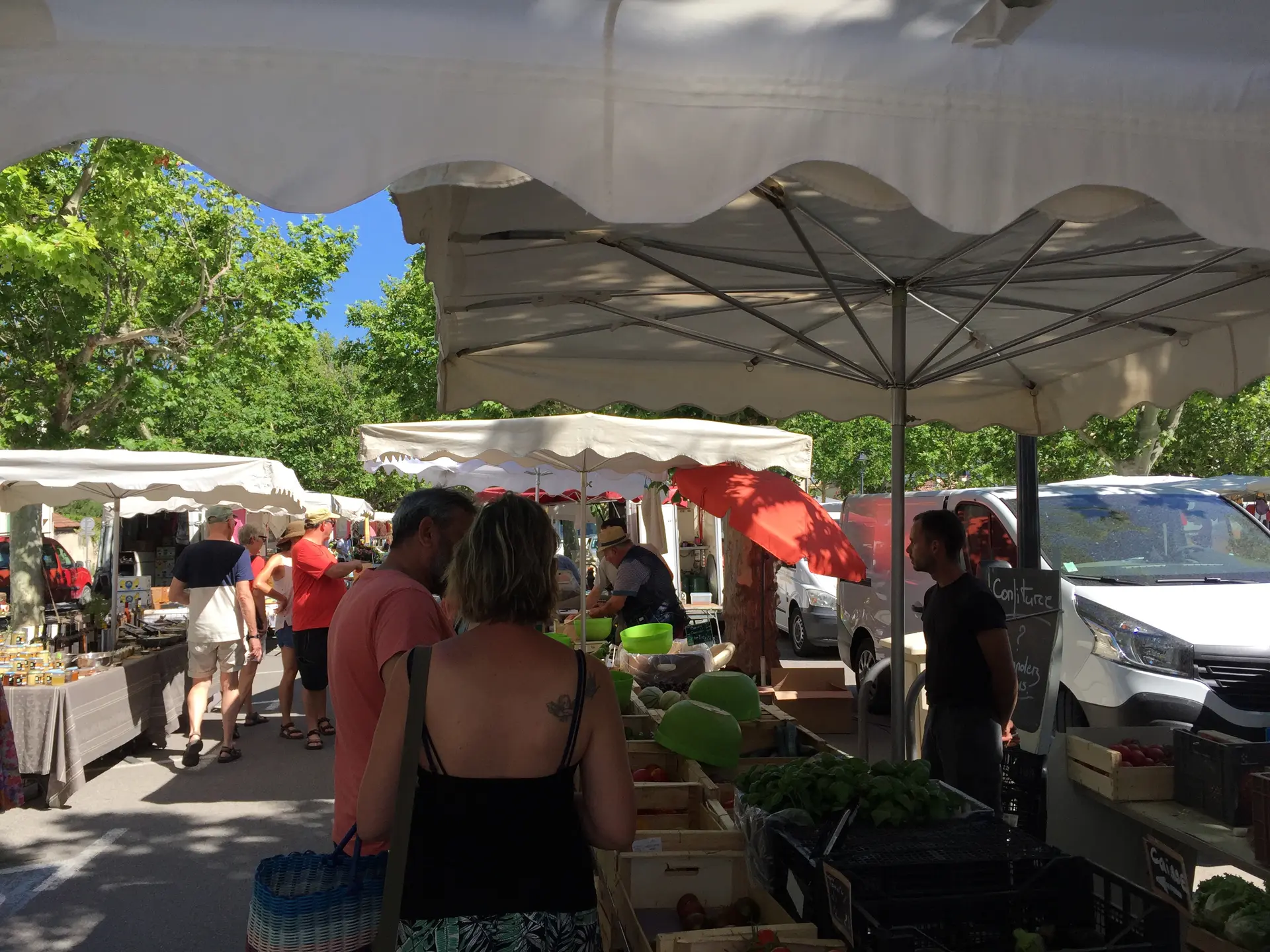 Marché provençal Fontvieille