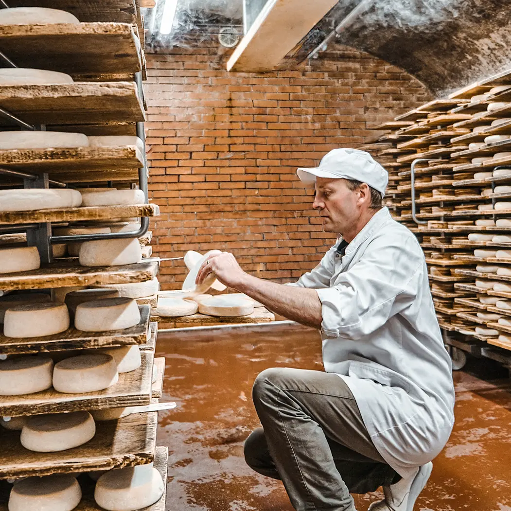 Visite des caves d'affinage Paccard_Manigod