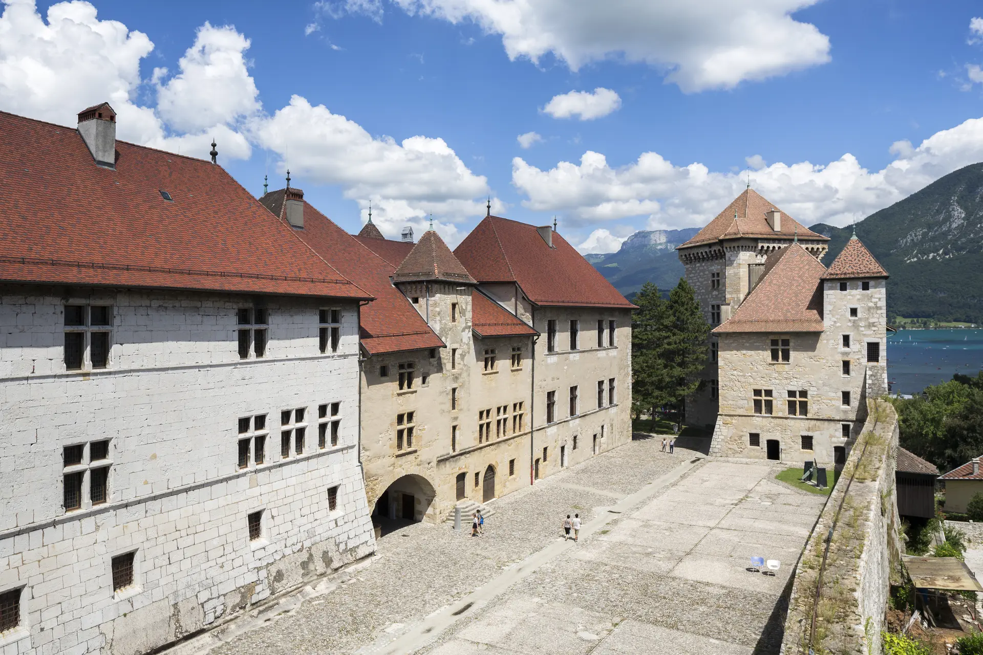 Musée-Château d'Annecy, cour intérieure