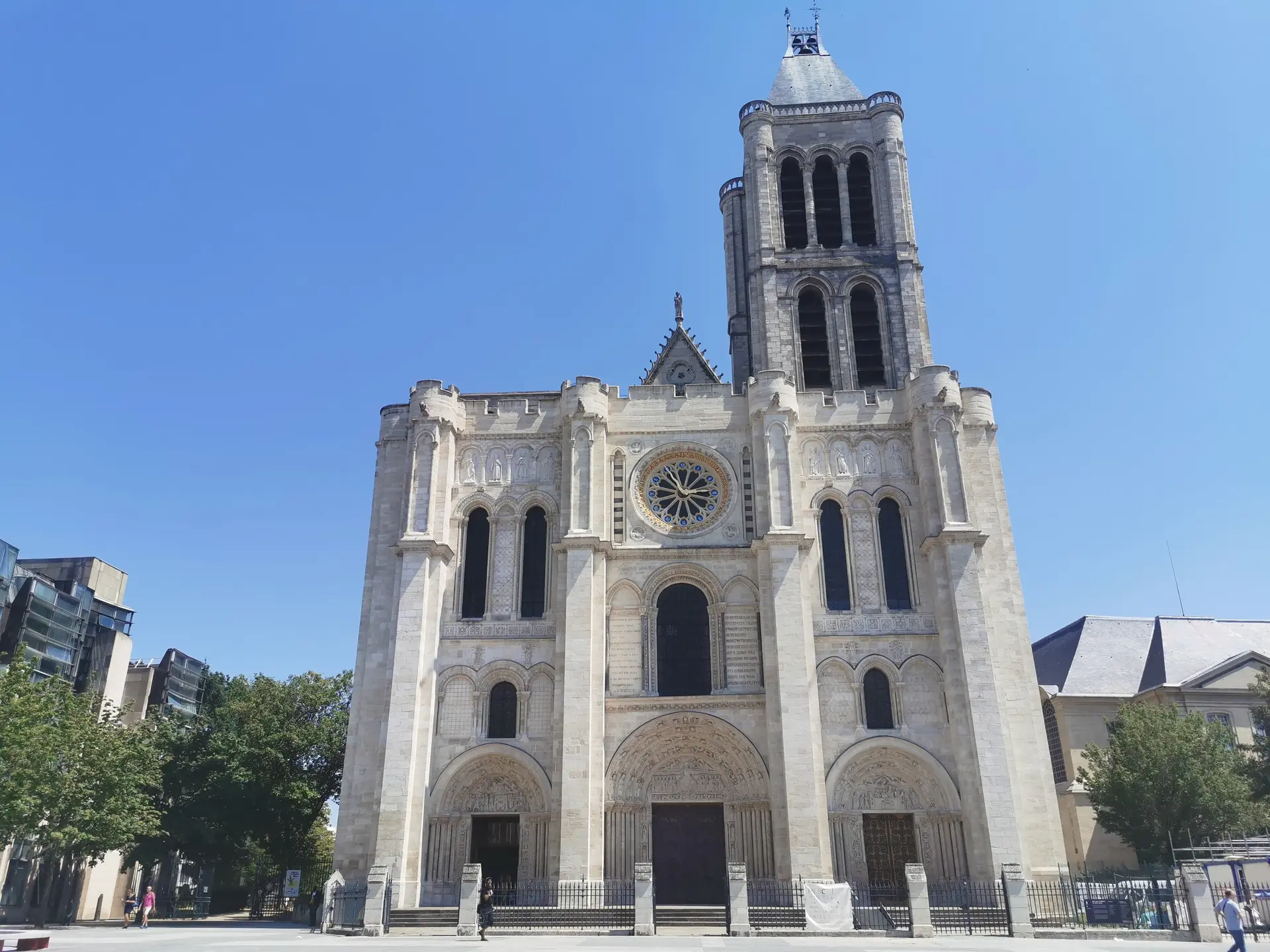 Façade de la basilique