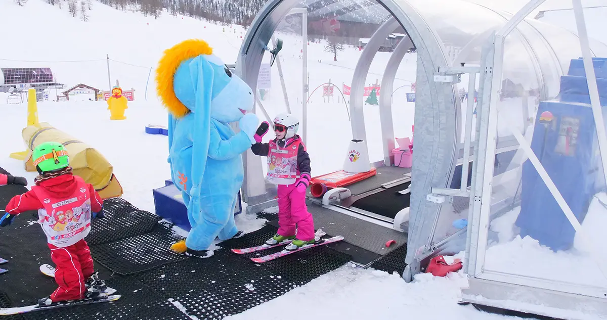 Rencontre avec Sweety © Office de Tourisme de Montgenèvre