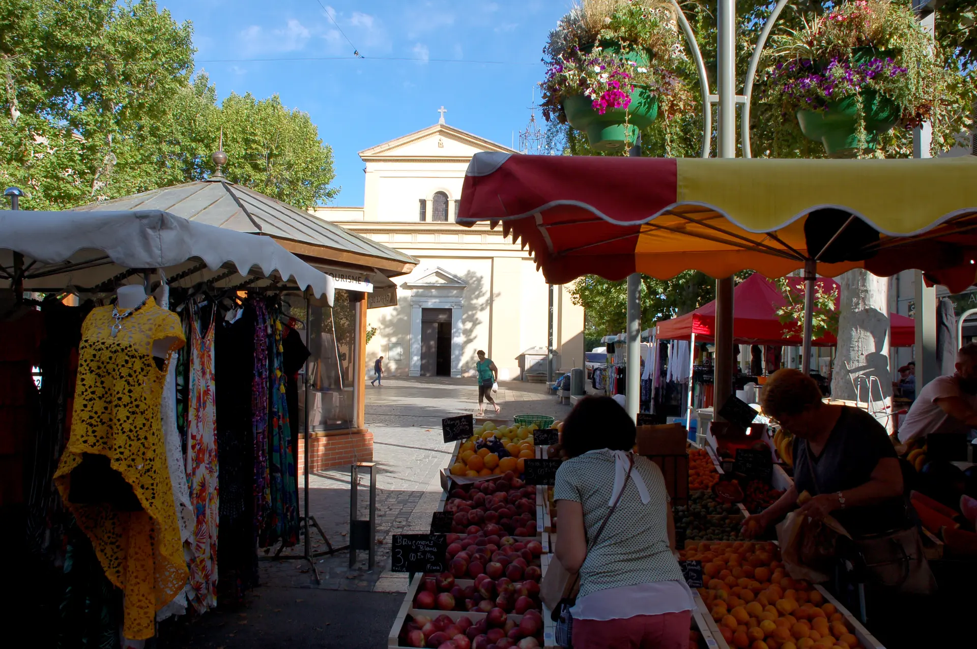 Marché de la Crau / Mercredi et dimanche matin